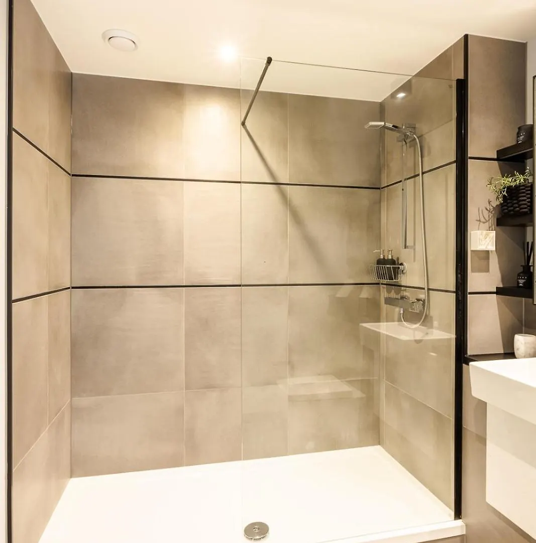 Luxury Apt Near Canary Wharf With Stunning Views London